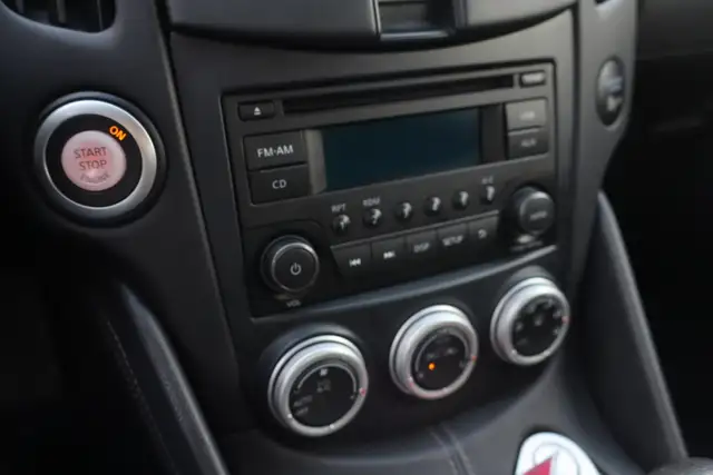 2017 Nissan Z - Photo 17