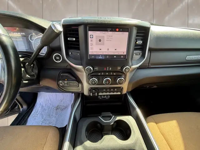 2022 Ram 3500 Big Horn 4x4 Crew Cab 8' Box - Photo 11