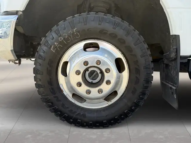 2022 Ford Super Duty F-350 DRW XLT 4WD Crew Cab DRW 8' Box - Photo 5