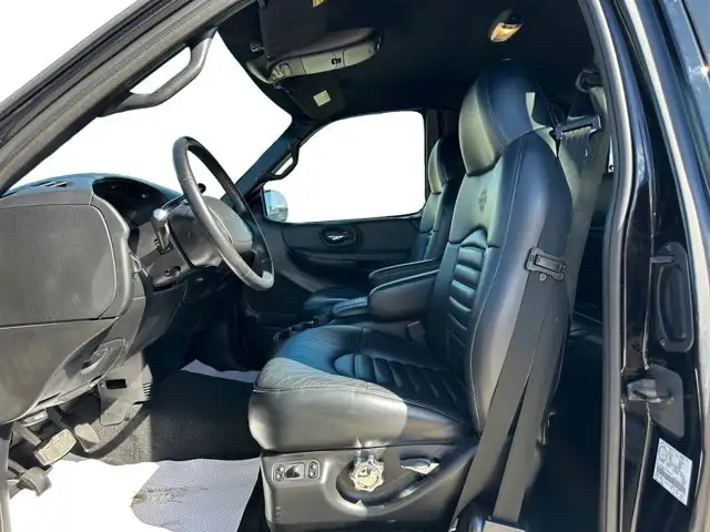 2000 Ford F-150 Series XL - Photo 12