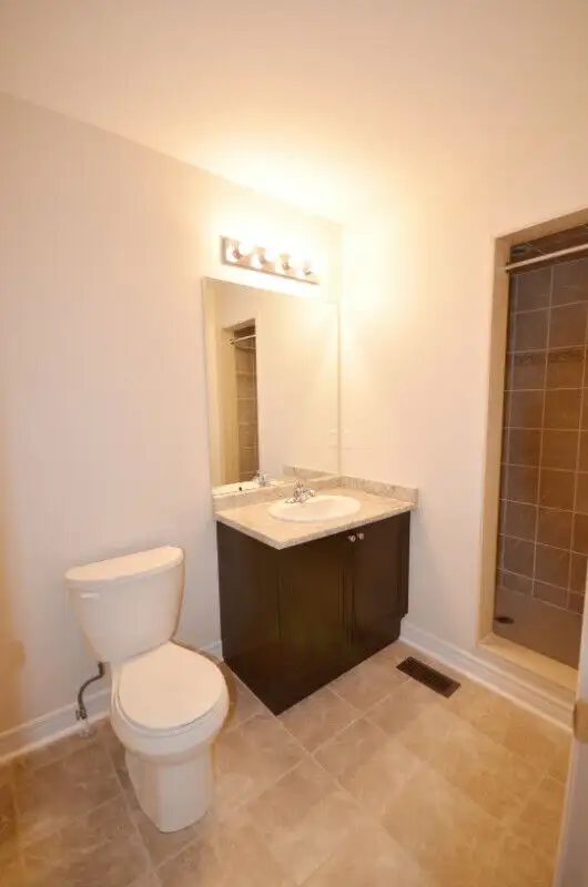 FURNISHED NIAGARA COLLEGE ROOM - MAY 1ST - NIAGARA ON GREEN - Photo 7