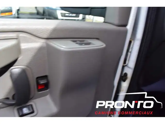 2019 GMC Savana Cargo Van 2500  4.3L V6  FULL RACK  Cruise - Photo 19