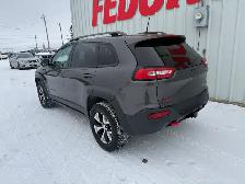 2018 Jeep Cherokee Trailhawk 4WD - Photo 2