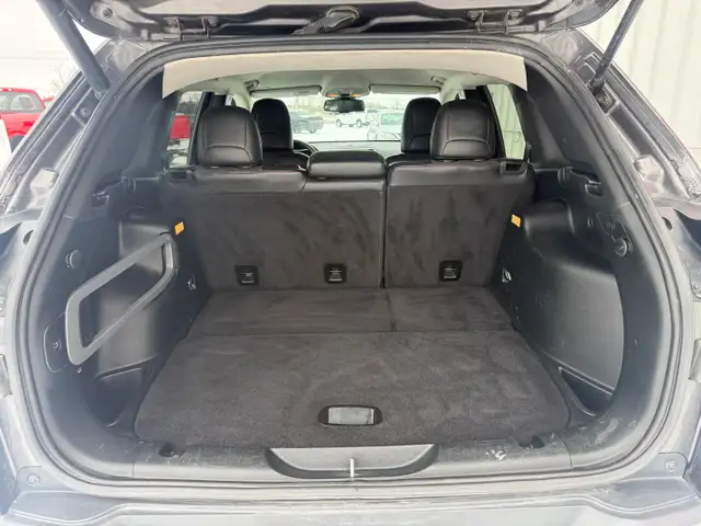 2018 Jeep Cherokee Trailhawk 4WD - Photo 8