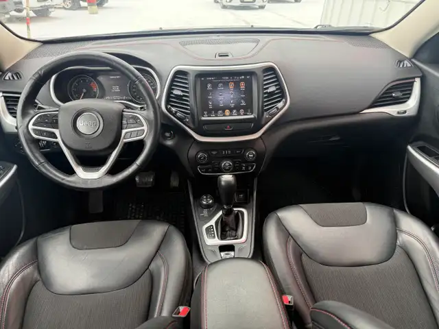 2018 Jeep Cherokee Trailhawk 4WD - Photo 10