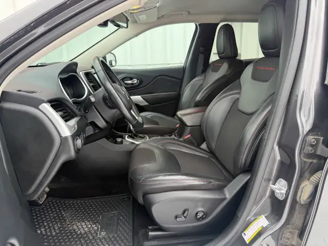 2018 Jeep Cherokee Trailhawk 4WD - Photo 11