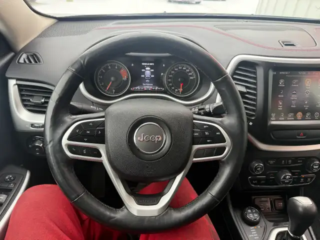 2018 Jeep Cherokee Trailhawk 4WD - Photo 12