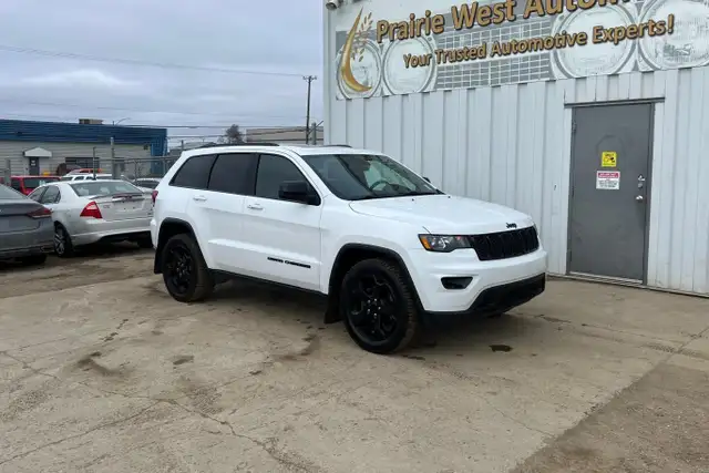 2018 Jeep Grand Cherokee Laredo 4x4 - Photo 3