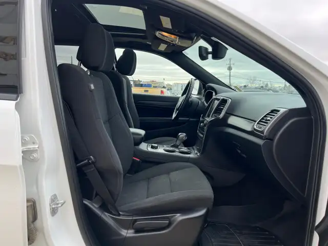 2018 Jeep Grand Cherokee Laredo 4x4 - Photo 12