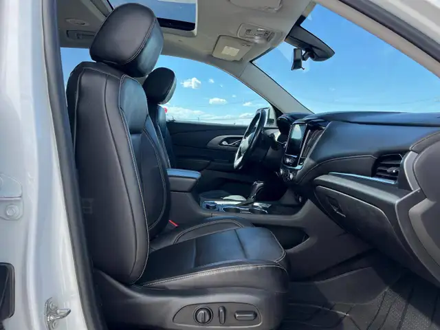 2019 Chevrolet Traverse Premier AWD - 7 Seat Passenger - Photo 12