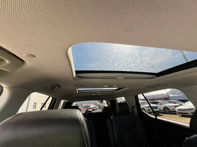 2019 Chevrolet Traverse Premier AWD - 7 Seat Passenger - Photo 22