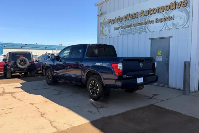2018 Nissan Titan PRO-4X Crew Cab 5.6L V8 - Photo 7