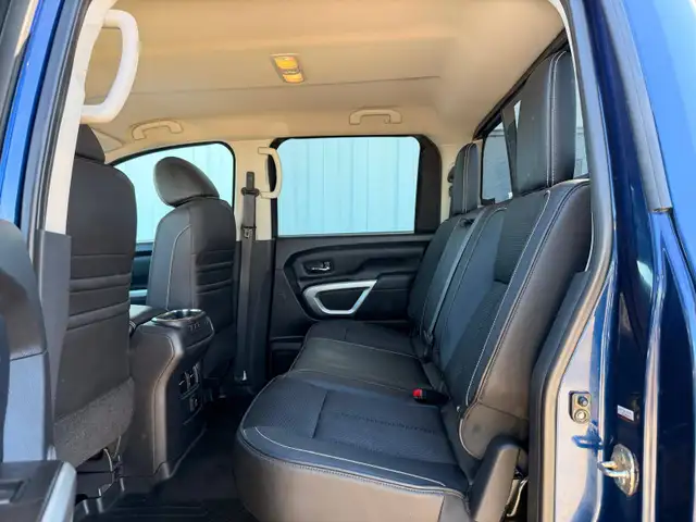 2018 Nissan Titan PRO-4X Crew Cab 5.6L V8 - Photo 13