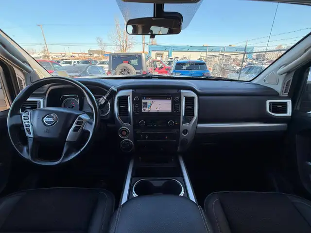 2018 Nissan Titan PRO-4X Crew Cab 5.6L V8 - Photo 16