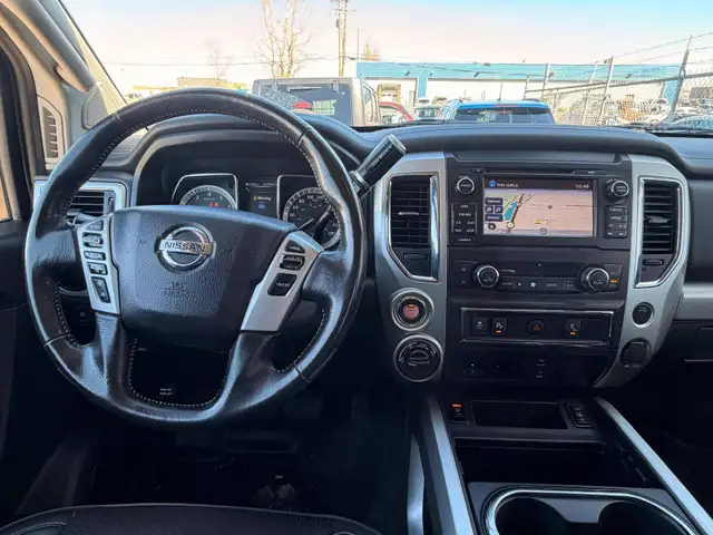 2018 Nissan Titan PRO-4X Crew Cab 5.6L V8 - Photo 17