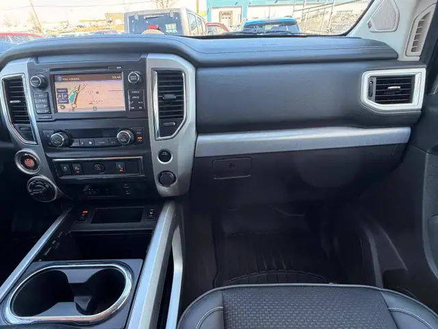 2018 Nissan Titan PRO-4X Crew Cab 5.6L V8 - Photo 18