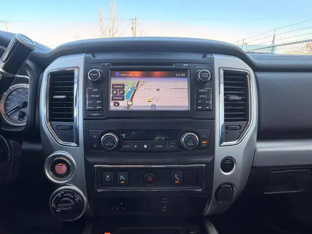 2018 Nissan Titan PRO-4X Crew Cab 5.6L V8 - Photo 20