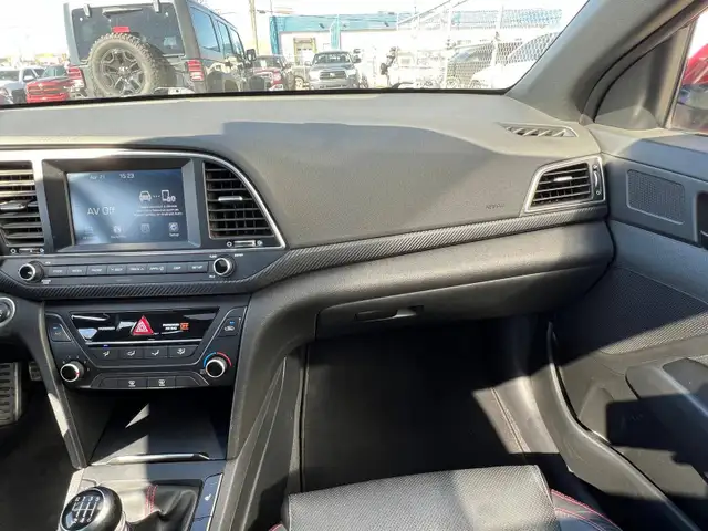 2017 Hyundai Elantra Sport - Photo 18