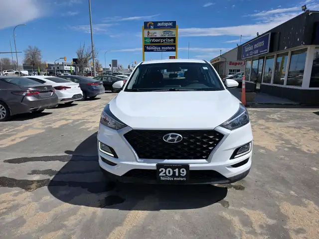 2019 Hyundai Tucson Essential FWD - Photo 2