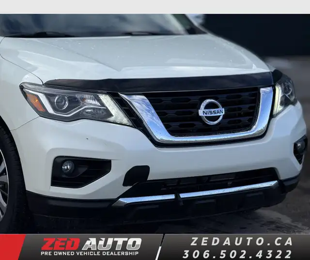 2019 Nissan Pathfinder SL V6 AWD | 7 Passenger | Heated Seats - Photo 4