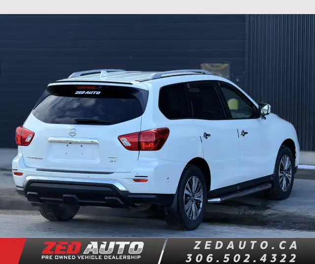 2019 Nissan Pathfinder SL V6 AWD | 7 Passenger | Heated Seats - Photo 8