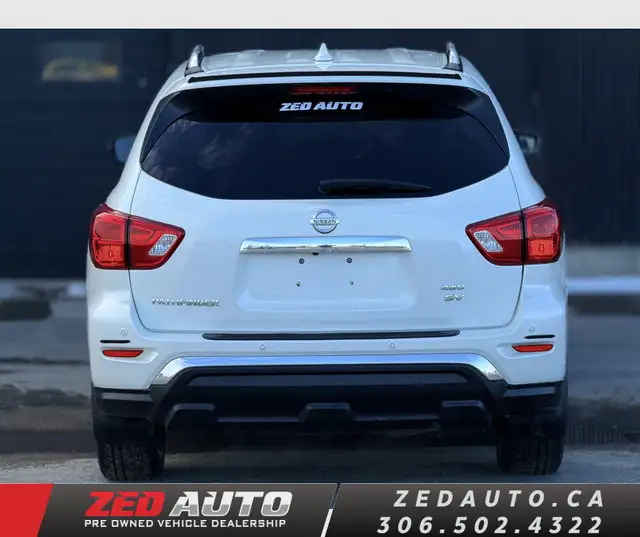 2019 Nissan Pathfinder SL V6 AWD | 7 Passenger | Heated Seats - Photo 9