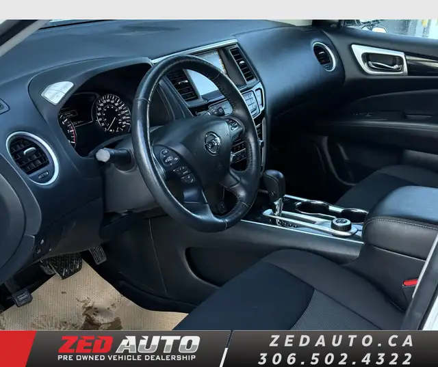 2019 Nissan Pathfinder SL V6 AWD | 7 Passenger | Heated Seats - Photo 12