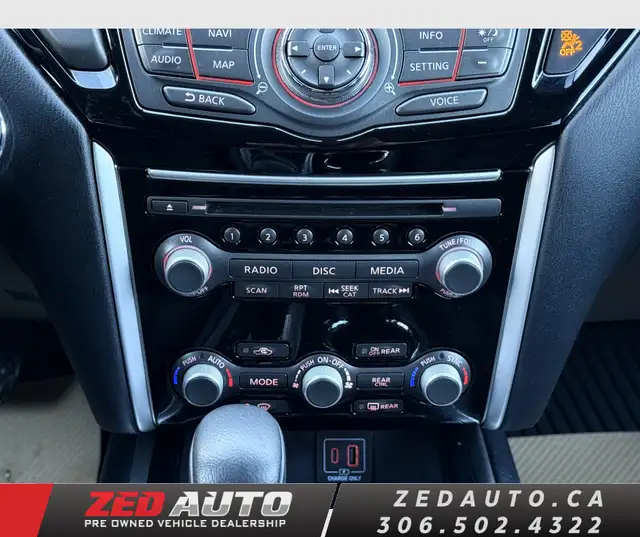 2019 Nissan Pathfinder SL V6 AWD | 7 Passenger | Heated Seats - Photo 17