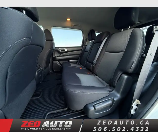 2019 Nissan Pathfinder SL V6 AWD | 7 Passenger | Heated Seats - Photo 25