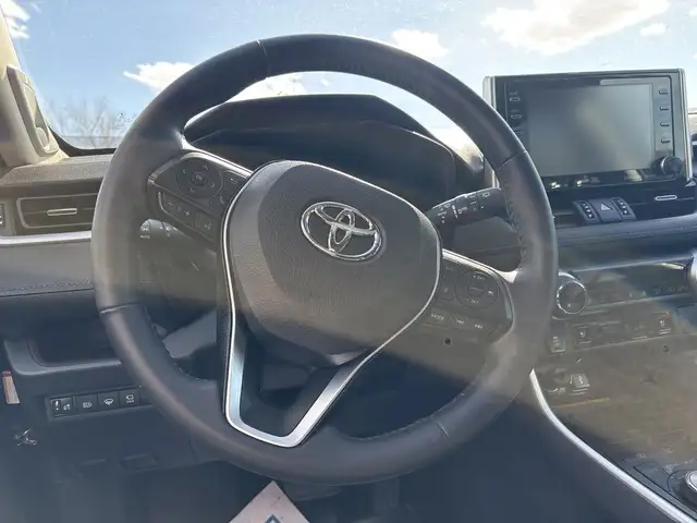 2021 Toyota RAV4 - Photo 8
