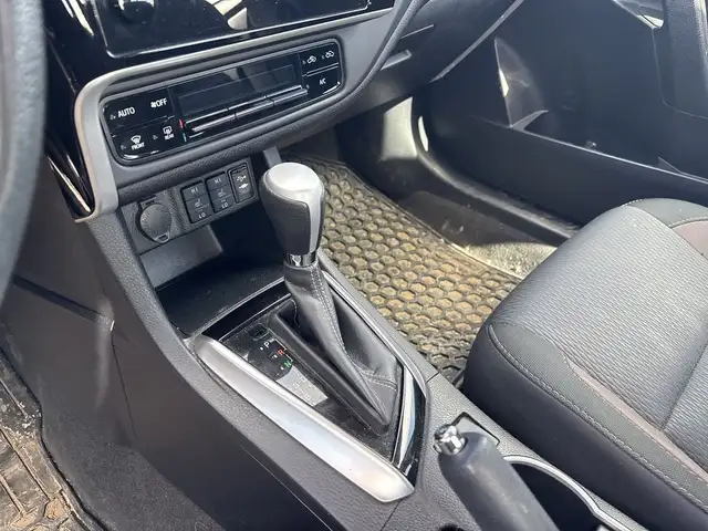 2017 Toyota Corolla - Photo 3