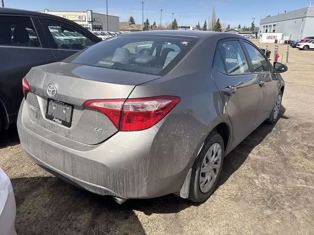 2017 Toyota Corolla - Photo 5