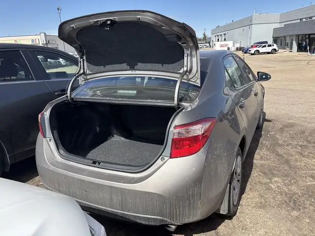 2017 Toyota Corolla - Photo 10