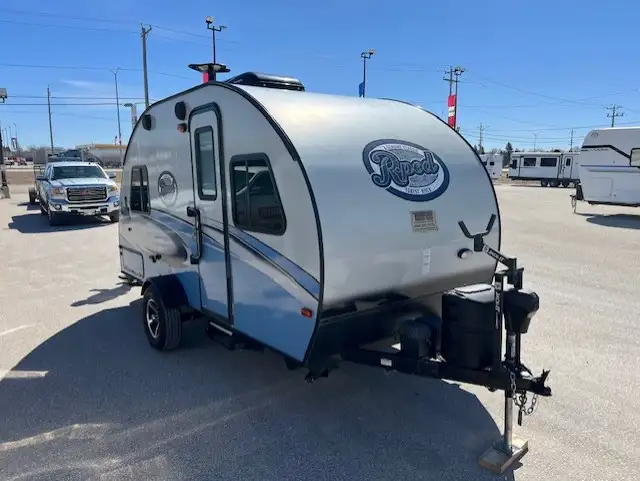 2018 R-Pod RP177 Couples Model