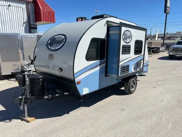 2018 R-Pod RP177 Couples Model - Photo 5