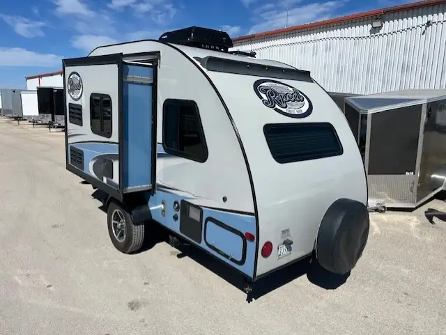 2018 R-Pod RP177 Couples Model - Photo 6