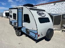 2018 R-Pod RP177 Couples Model - Photo 6
