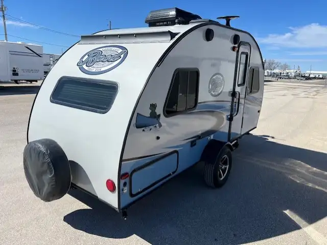 2018 R-Pod RP177 Couples Model - Photo 7