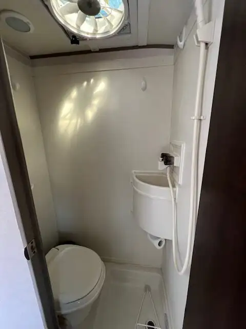 2018 R-Pod RP177 Couples Model - Photo 13