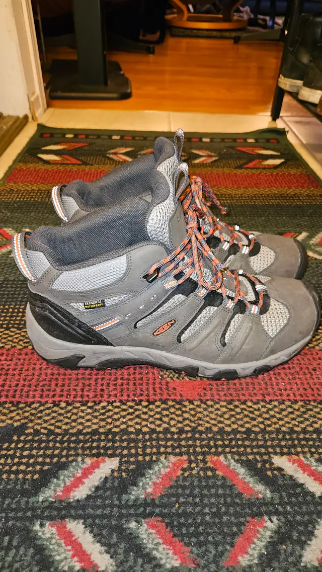 Keen Koven Waterproof Hiking Boots