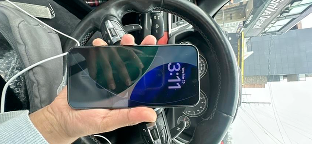 iPhone 15 Pro Max 256gb minor scuffs Airpods Pkg/Delivery - Photo 2