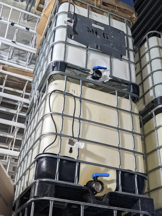 Heated totes - 1000 - 1200 Lit.  Totes with heater. - Photo 4