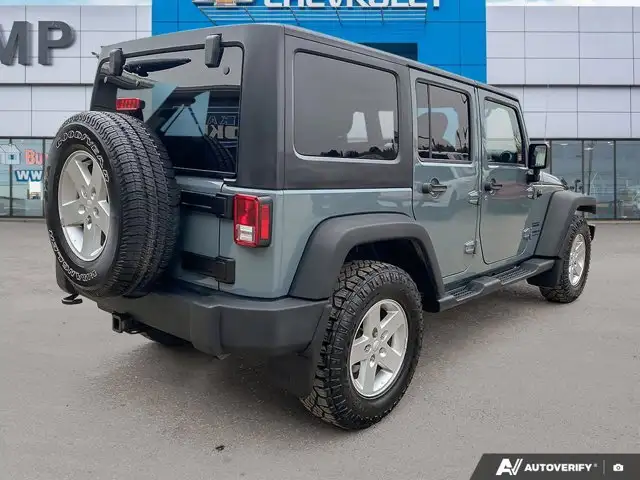 2015 Jeep Wrangler Unlimited Sport | 4X4 | V6 | Hitch - Photo 6