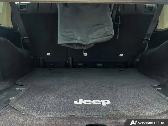 2015 Jeep Wrangler Unlimited Sport | 4X4 | V6 | Hitch - Photo 16