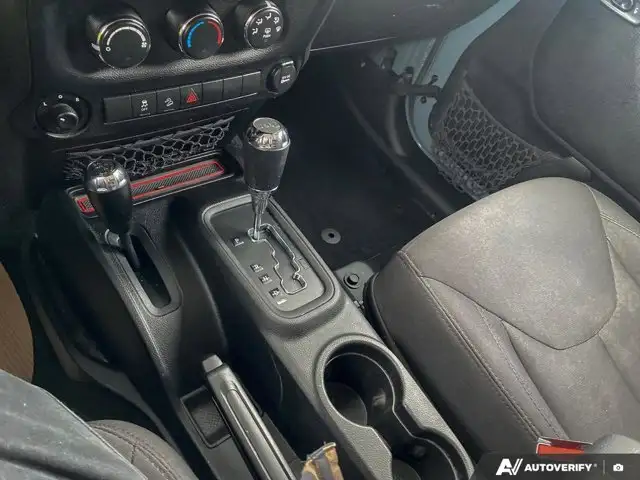 2015 Jeep Wrangler Unlimited Sport | 4X4 | V6 | Hitch - Photo 22