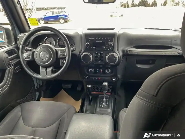 2015 Jeep Wrangler Unlimited Sport | 4X4 | V6 | Hitch - Photo 28