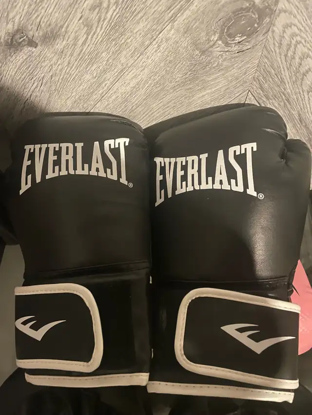 Gant de boxe Noir adulte everlast à Drummondville
