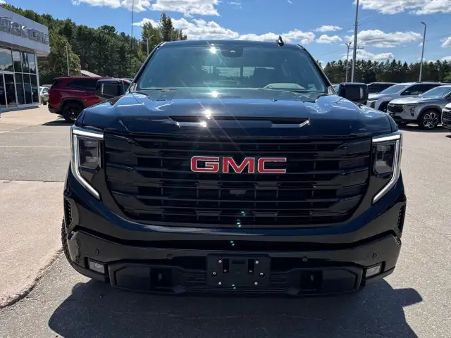 2026 GMC Sierra 1500 - Photo 2