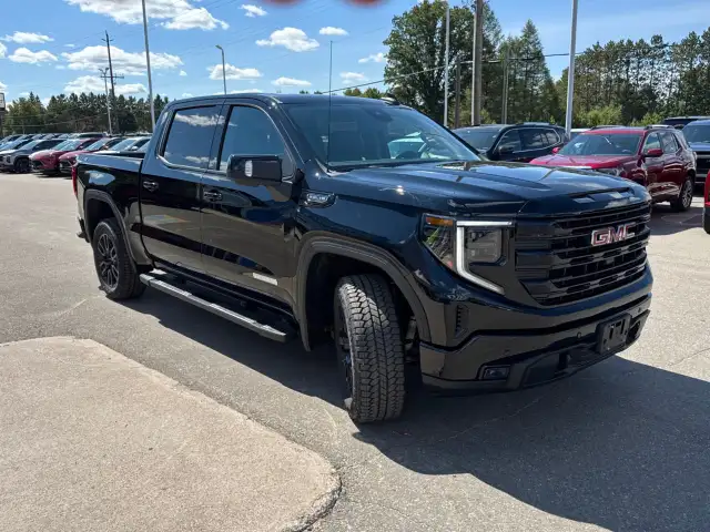 2026 GMC Sierra 1500 - Photo 3