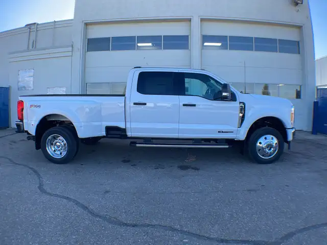 2026 Ford Super Duty F-450 Dually XLT FX4 673A - Photo 6